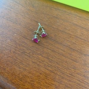 10K GOLD EARRINGS! Beautiful stone!